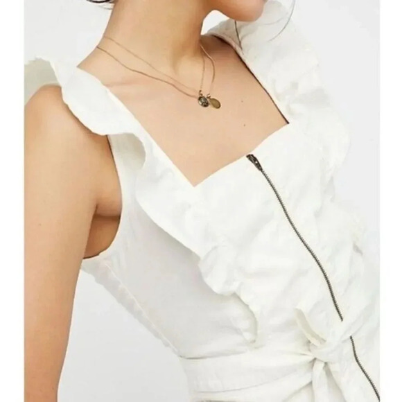 Free People Sun Valley Jumpsuit Womens Sz 2 White Sleeveless Cotton Denim Ruffle - Picture 3 of 16